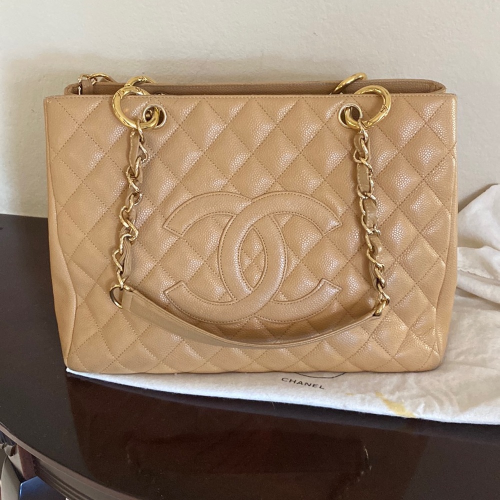 Chanel Caviar Grand Shopping Bag